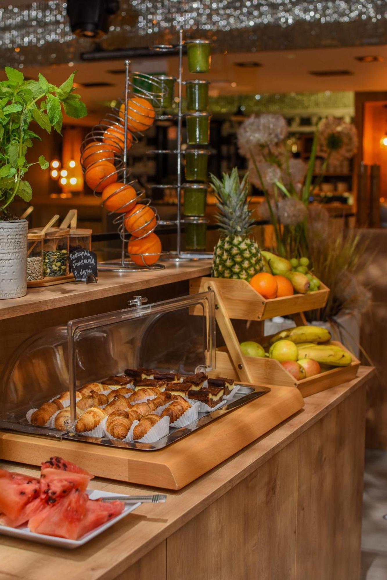 Hotel Saline Inowroclaw Bagian luar foto