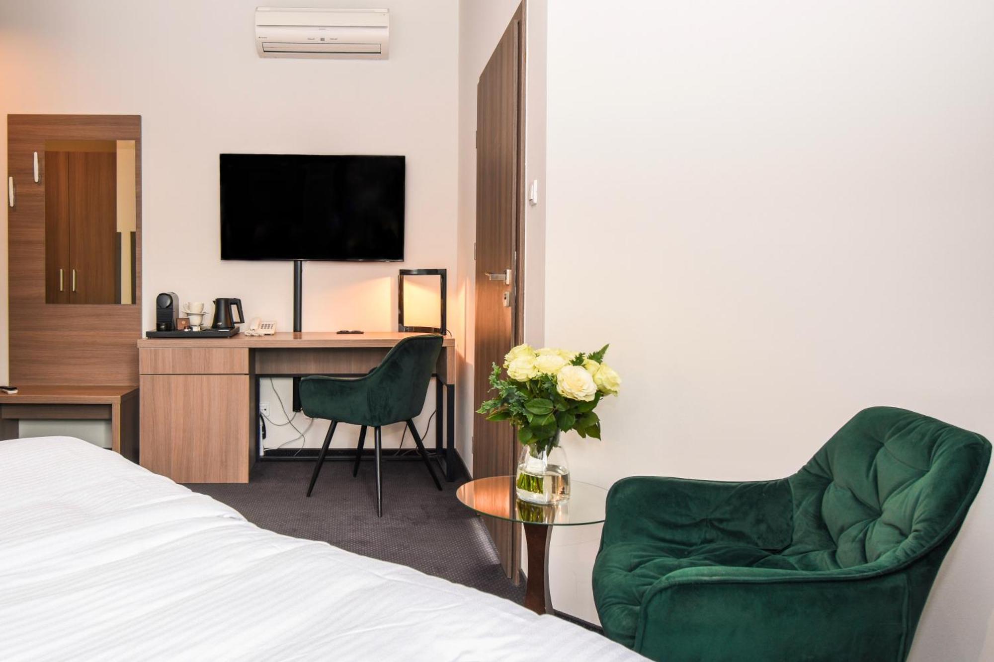 Hotel Saline Inowroclaw Bagian luar foto